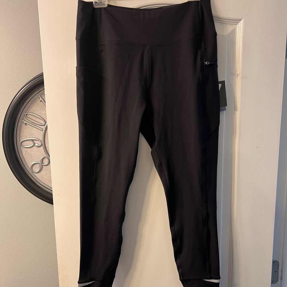 NWT Ocean+coast black leggings reflective detail and with pockets size L